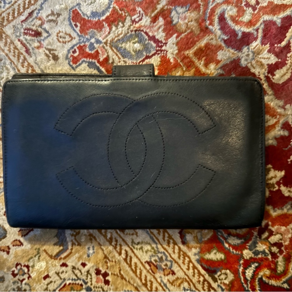 CHANEL Classic Black Leather Clutch - Picture 3 of 16